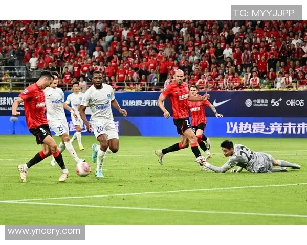 足球明解说带你深入解析比赛背后的战术与精彩瞬间